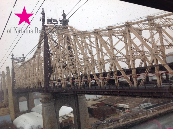 Квинсборо бридж. Вид с воздушного трамвая Roosevelt Island Tramway.